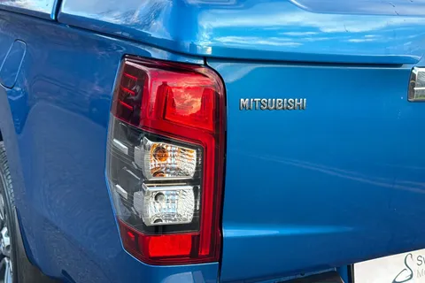 WM69NZO Mitsubishi L200 2.2 DI-D DC Barbarian 4WD Euro 6 (s/s) 4dr Thumbnail #30