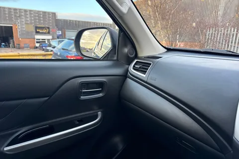 WM69NZO Mitsubishi L200 2.2 DI-D DC Barbarian 4WD Euro 6 (s/s) 4dr Thumbnail #34