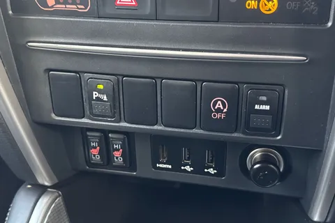 WM69NZO Mitsubishi L200 2.2 DI-D DC Barbarian 4WD Euro 6 (s/s) 4dr Thumbnail #39