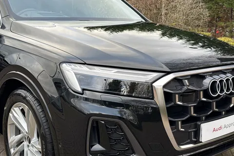 9 of 63 for Audi Q7 SUV S line 50 TDI quattro 286 PS tiptronic