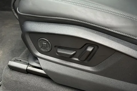 44 of 63 for Audi Q7 SUV S line 50 TDI quattro 286 PS tiptronic