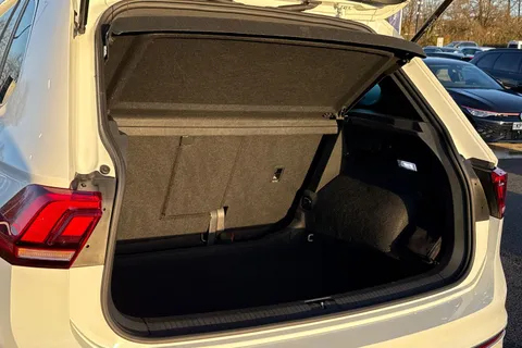 DE22CLU Volkswagen Tiguan 1.5 TSI 150 R-Line 5dr DSG Thumbnail #8