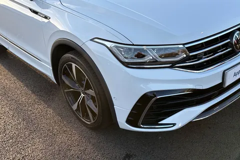 DE22CLU Volkswagen Tiguan 1.5 TSI 150 R-Line 5dr DSG Thumbnail #10