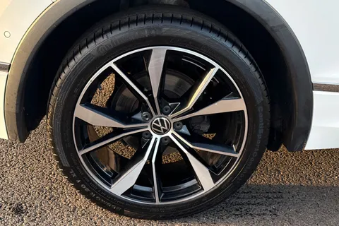 DE22CLU Volkswagen Tiguan 1.5 TSI 150 R-Line 5dr DSG Thumbnail #12