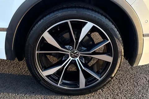 DE22CLU Volkswagen Tiguan 1.5 TSI 150 R-Line 5dr DSG Thumbnail #13