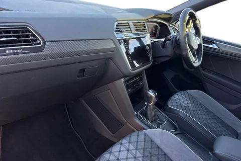 DE22CLU Volkswagen Tiguan 1.5 TSI 150 R-Line 5dr DSG Thumbnail #16