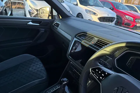 DE22CLU Volkswagen Tiguan 1.5 TSI 150 R-Line 5dr DSG Thumbnail #21