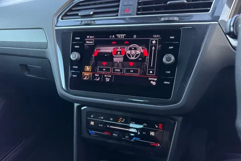 DE22CLU Volkswagen Tiguan 1.5 TSI 150 R-Line 5dr DSG Thumbnail #23