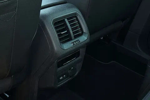 DE22CLU Volkswagen Tiguan 1.5 TSI 150 R-Line 5dr DSG Thumbnail #33