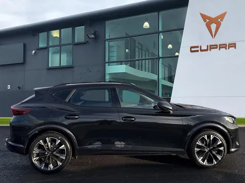 DF25JBZ CUPRA Formentor 2.0 TSI 333 VZ2 5dr DSG 4Drive **Panoramic sunroof** Thumbnail #3