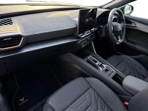 DF25JBZ CUPRA Formentor 2.0 TSI 333 VZ2 5dr DSG 4Drive **Panoramic sunroof** Thumbnail #9