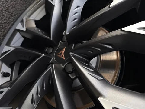 DF25JBZ CUPRA Formentor 2.0 TSI 333 VZ2 5dr DSG 4Drive **Panoramic sunroof** Thumbnail #27