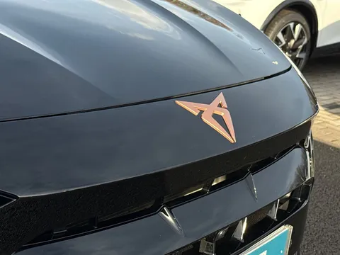 DF25JBZ CUPRA Formentor 2.0 TSI 333 VZ2 5dr DSG 4Drive **Panoramic sunroof** Thumbnail #28