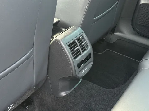 DF25JBZ CUPRA Formentor 2.0 TSI 333 VZ2 5dr DSG 4Drive **Panoramic sunroof** Thumbnail #31