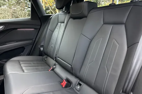 14 of 60 for Audi Q4 e-tron Q4 Sport 45 e-tron 210,00 kW