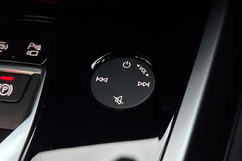 50 of 60 for Audi Q4 e-tron Q4 Sport 45 e-tron 210,00 kW