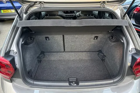 CF70EVU Volkswagen Polo 1.0 TSI 95 R-Line 5dr | Automatic Lights | Rear Tinted Glass Thumbnail #7