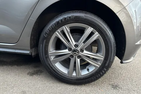 CF70EVU Volkswagen Polo 1.0 TSI 95 R-Line 5dr | Automatic Lights | Rear Tinted Glass Thumbnail #12