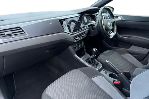 CF70EVU Volkswagen Polo 1.0 TSI 95 R-Line 5dr | Automatic Lights | Rear Tinted Glass Thumbnail #15