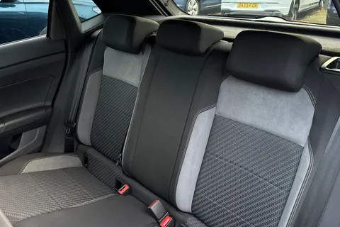 CF70EVU Volkswagen Polo 1.0 TSI 95 R-Line 5dr | Automatic Lights | Rear Tinted Glass Thumbnail #19