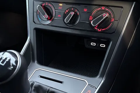 CF70EVU Volkswagen Polo 1.0 TSI 95 R-Line 5dr | Automatic Lights | Rear Tinted Glass Thumbnail #34