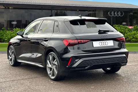  Audi A3 1.5 TFSI Black Edition Sportback Euro 6 (s/s) 5dr Thumbnail #3