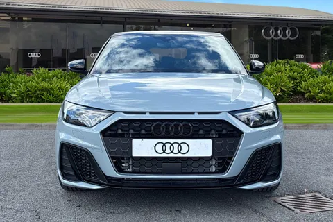 PX75KNZ Audi A1 Black Edition 30 TFSI  116 PS 6-speed Thumbnail #5