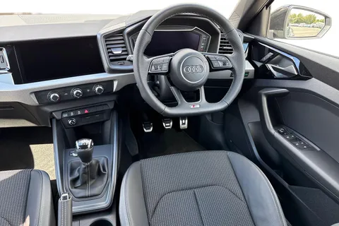 PX75KNZ Audi A1 Black Edition 30 TFSI  116 PS 6-speed Thumbnail #17