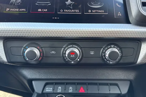 PX75KNZ Audi A1 Black Edition 30 TFSI  116 PS 6-speed Thumbnail #21