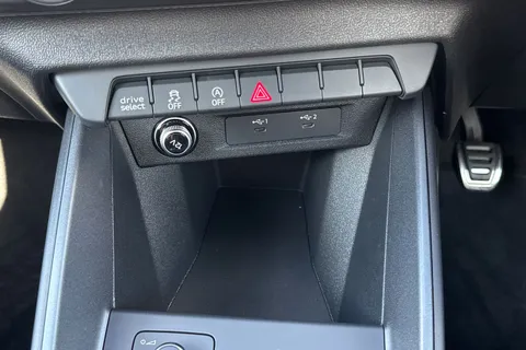 PX75KNZ Audi A1 Black Edition 30 TFSI  116 PS 6-speed Thumbnail #44