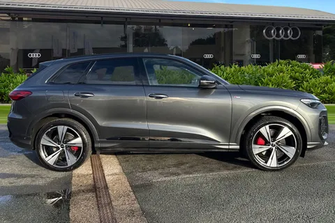 PN75FPZ Audi Q5 SUV Edition 1 TDI quattro 204 PS S tronic Thumbnail #3