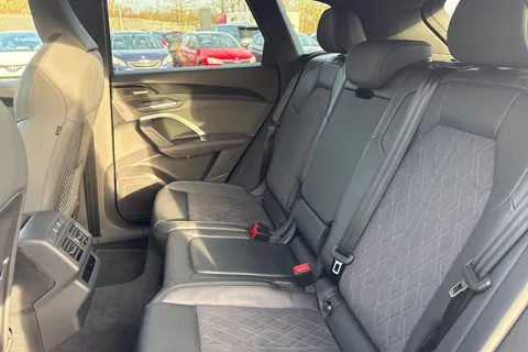 PN75FPZ Audi Q5 SUV Edition 1 TDI quattro 204 PS S tronic Thumbnail #18