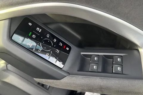 PN75FPZ Audi Q5 SUV Edition 1 TDI quattro 204 PS S tronic Thumbnail #20