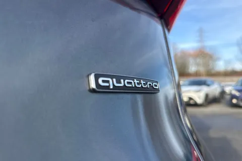 PN75FPZ Audi Q5 SUV Edition 1 TDI quattro 204 PS S tronic Thumbnail #35