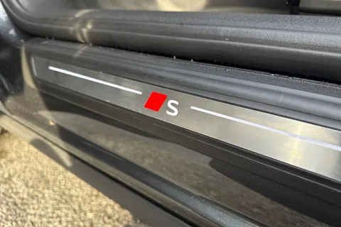 PN75FPZ Audi Q5 SUV Edition 1 TDI quattro 204 PS S tronic Thumbnail #42