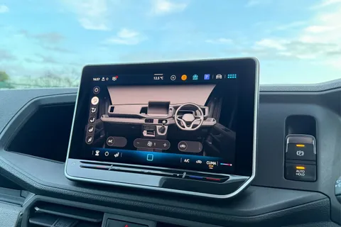 DC75BWZ Volkswagen Crafter CR35 Panel van Commerce Plus MWB 140 PS 2.0 TDI 6sp Man - MY25/LED's/Camera Thumbnail #21