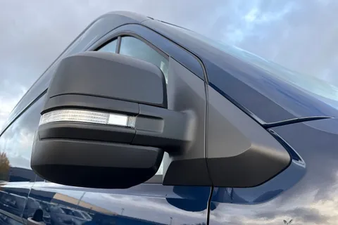 DC75BWZ Volkswagen Crafter CR35 Panel van Commerce Plus MWB 140 PS 2.0 TDI 6sp Man - MY25/LED's/Camera Thumbnail #25