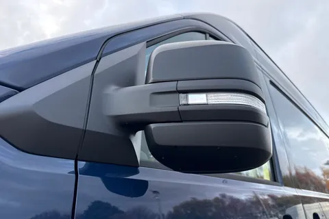 DC75BWZ Volkswagen Crafter CR35 Panel van Commerce Plus MWB 140 PS 2.0 TDI 6sp Man - MY25/LED's/Camera Thumbnail #26