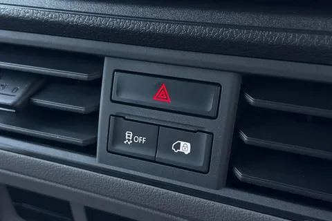 DC75BWZ Volkswagen Crafter CR35 Panel van Commerce Plus MWB 140 PS 2.0 TDI 6sp Man - MY25/LED's/Camera Thumbnail #47