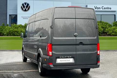 CX75JWZ Volkswagen Crafter 2.0 TDI CR35 Commerce FWD LWB High Roof Euro 6 (s/s) 5dr Thumbnail #3