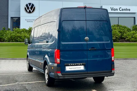 CX75JXS Volkswagen Crafter 2.0 TDI CR35 Commerce FWD LWB High Roof Euro 6 (s/s) 5dr Thumbnail #3