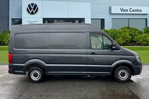 CX75JXK Volkswagen Crafter 2.0 TDI CR35 Commerce FWD MWB High Roof Euro 6 (s/s) 5dr Thumbnail #4