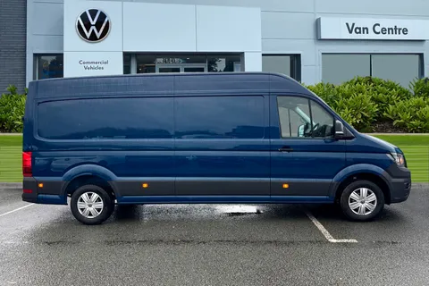 CX75JXS Volkswagen Crafter 2.0 TDI CR35 Commerce FWD LWB High Roof Euro 6 (s/s) 5dr Thumbnail #4