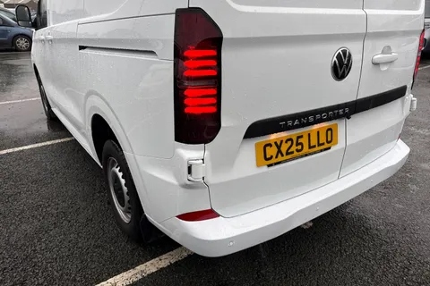 CX25LLO Volkswagen Transporter 2.0 TDI T32 Commerce Plus FWD SWB Euro 6 (s/s) 5dr Thumbnail #8