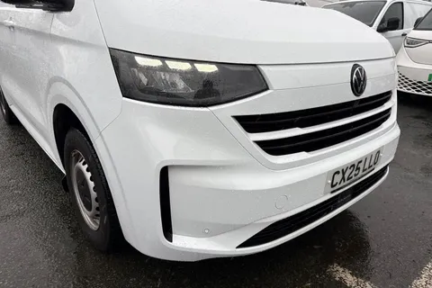 CX25LLO Volkswagen Transporter 2.0 TDI T32 Commerce Plus FWD SWB Euro 6 (s/s) 5dr Thumbnail #9