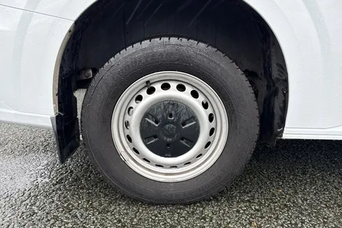 CX25LLO Volkswagen Transporter 2.0 TDI T32 Commerce Plus FWD SWB Euro 6 (s/s) 5dr Thumbnail #12