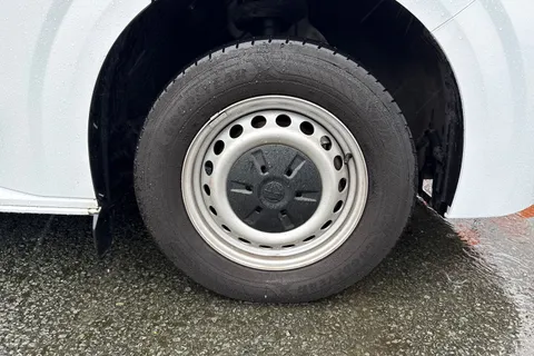 CX25LLO Volkswagen Transporter 2.0 TDI T32 Commerce Plus FWD SWB Euro 6 (s/s) 5dr Thumbnail #13