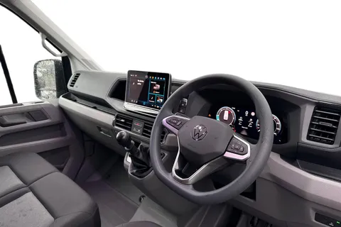 CX75JXK Volkswagen Crafter 2.0 TDI CR35 Commerce FWD MWB High Roof Euro 6 (s/s) 5dr Thumbnail #14