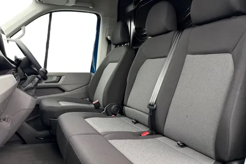 CX75JXS Volkswagen Crafter 2.0 TDI CR35 Commerce FWD LWB High Roof Euro 6 (s/s) 5dr Thumbnail #16