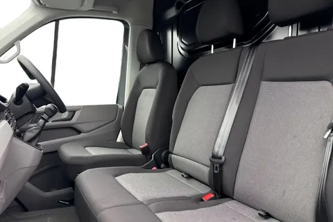 CX75JWZ Volkswagen Crafter 2.0 TDI CR35 Commerce FWD LWB High Roof Euro 6 (s/s) 5dr Thumbnail #16